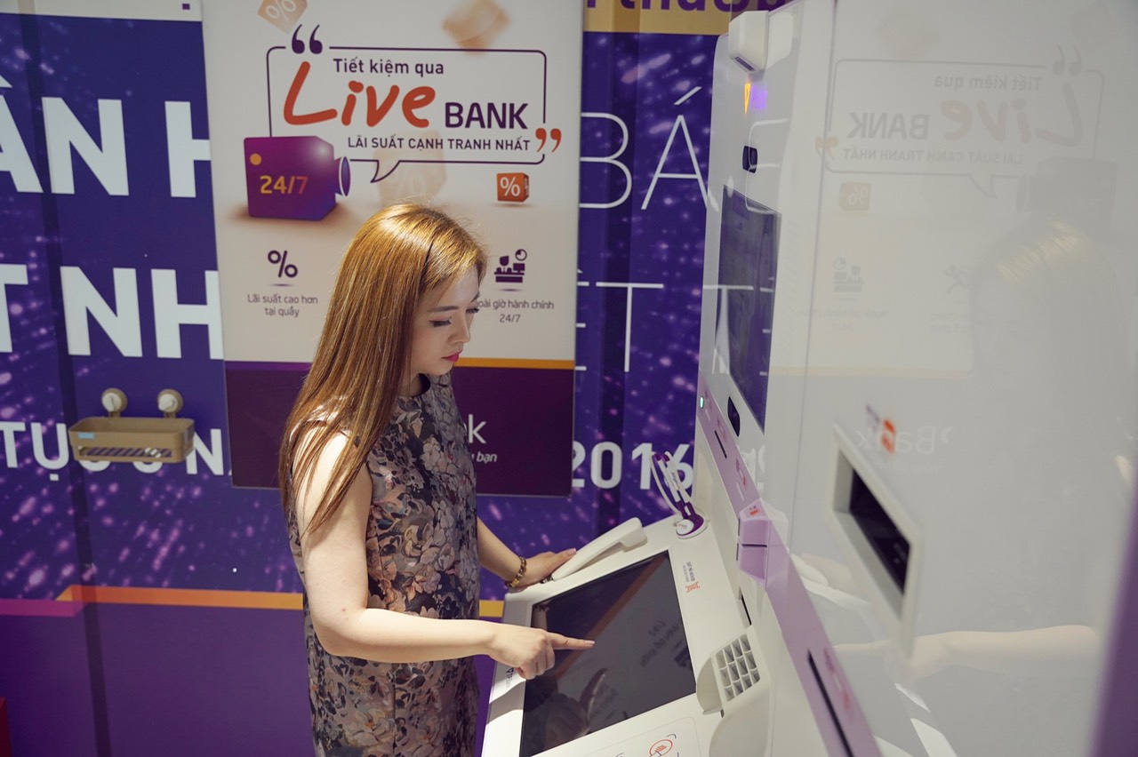 Hệ thống LiveBank tích hợp nền tảng công nghệ hiện đại