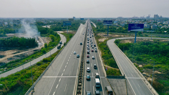 Tuyến cao tốc TP.HCM - Long Thành - Dầu Giây dài 55km, được đưa vào khai thác từ tháng 2/2015, hiện đã có dấu hiệu mãn tải.