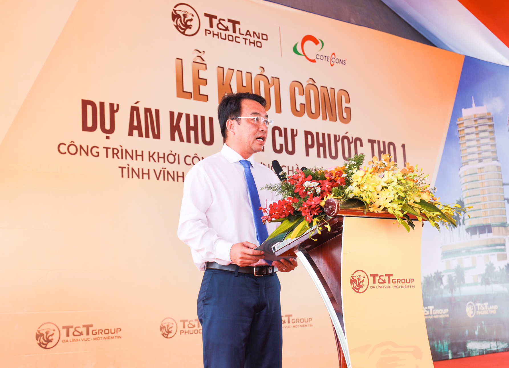 Ông Lữ Quang Ngời, Chủ tịch UBND tỉnh Vĩnh Long đánh giá cao sự lựa chọn của Tập đoàn T&T Group khi đầu tư vào dự án khu dân cư Phước Thọ tại TP. Vĩnh Long.