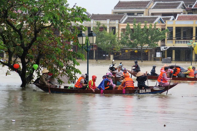 Lũ lụt thường xuyên là nguy cơ gián tiếp đe dọa phố cổ Hội An