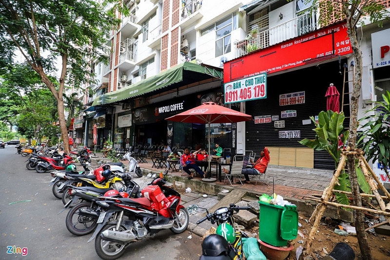 Quán ăn tại khu Phú Mỹ Hưng, quận 7, TP.HCM đóng cửa. Ảnh: Quỳnh Danh.
