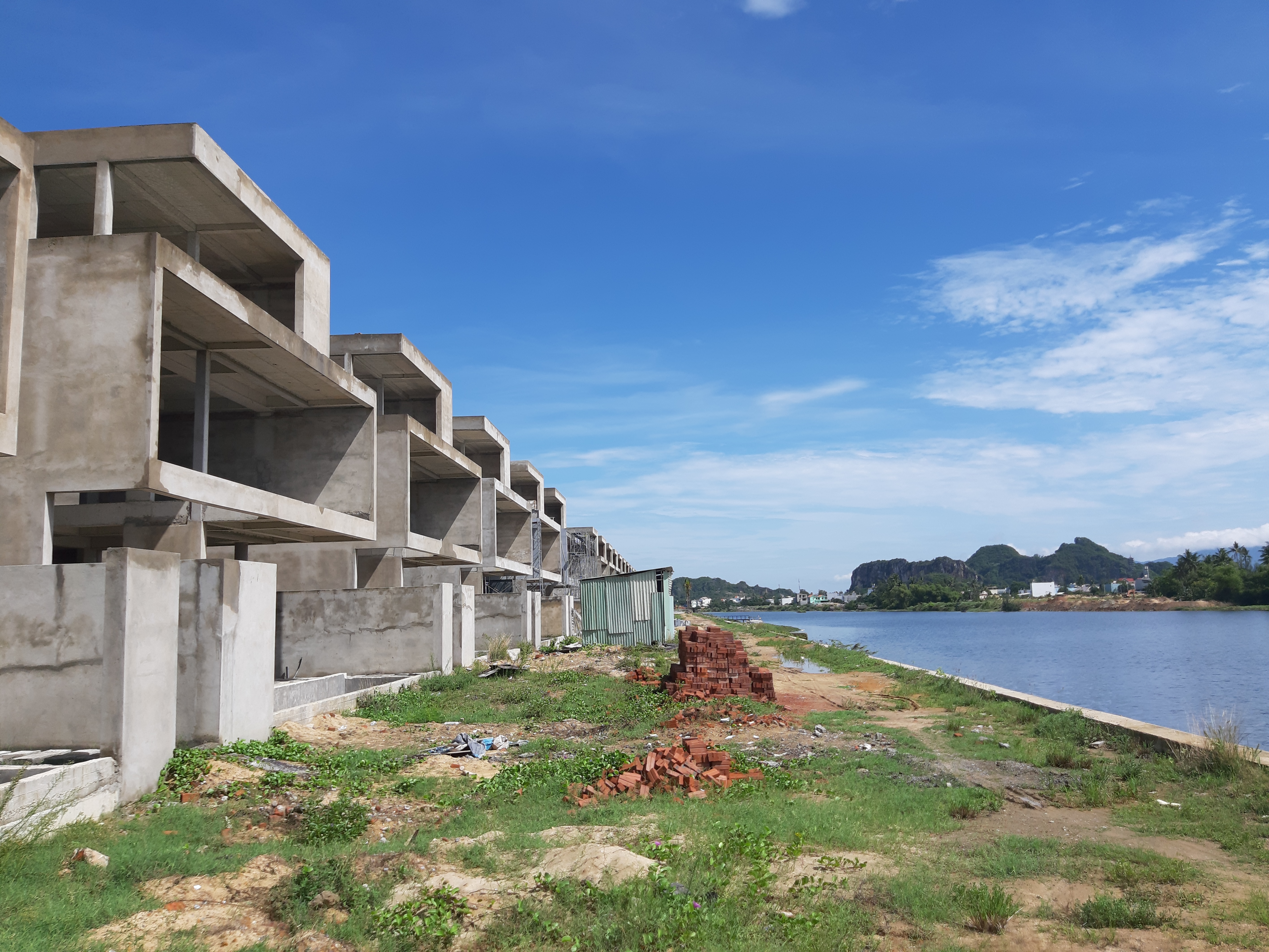 Một dự án nhà ở TP. Đà Nẵng áp sát bờ sông Cổ Cò