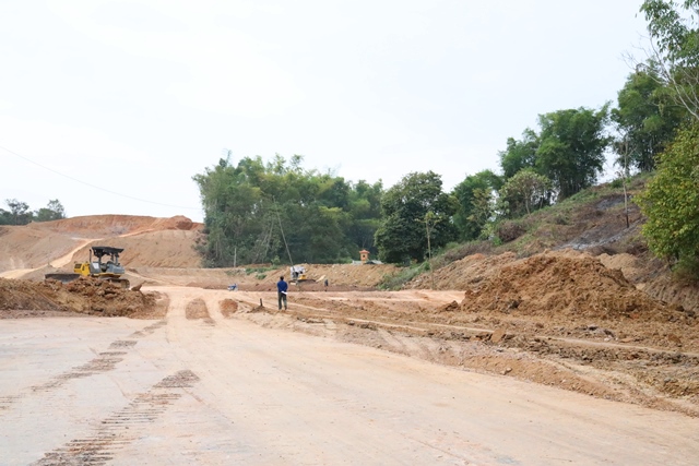 Phó Chủ tịch Thường trực UBND tỉnh Phạm Đức Toàn kiểm tra thực địa tiến độ triển khai một số dự án- Ảnh 5.