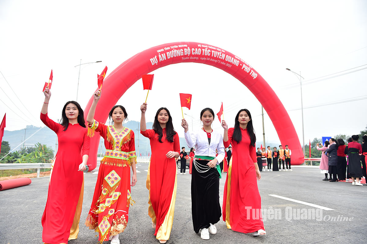 Cao tốc Tuyên Quang - Phú Thọ chính thức khánh thành đưa vào sử dụng- Ảnh 13.