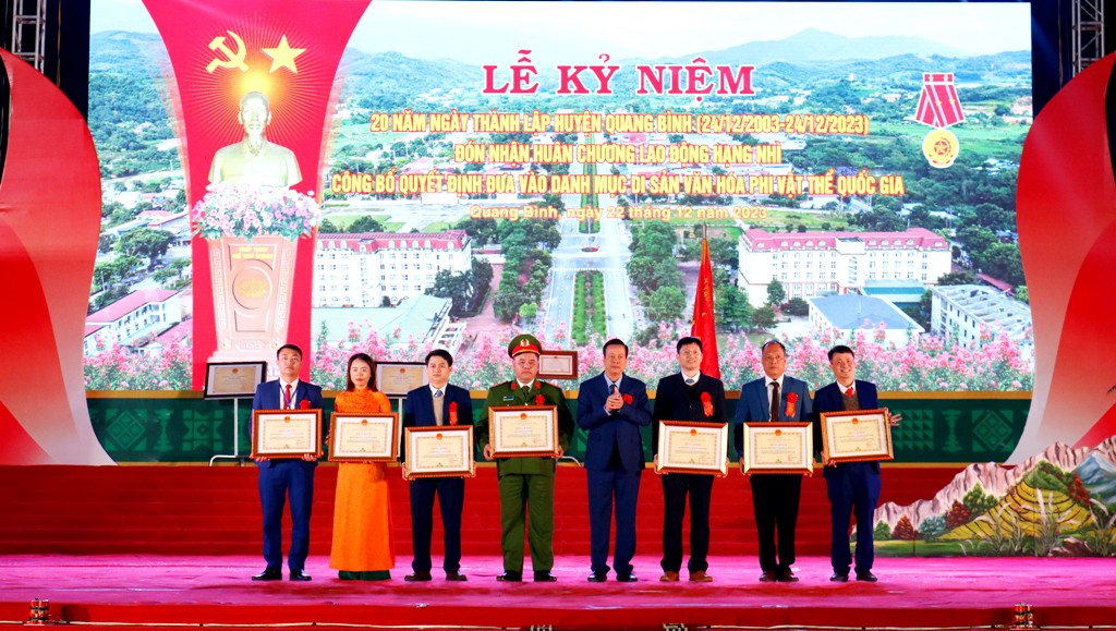 Kỷ niệm 20 năm ngày thành lập huyện Quang Bình- Ảnh 8.