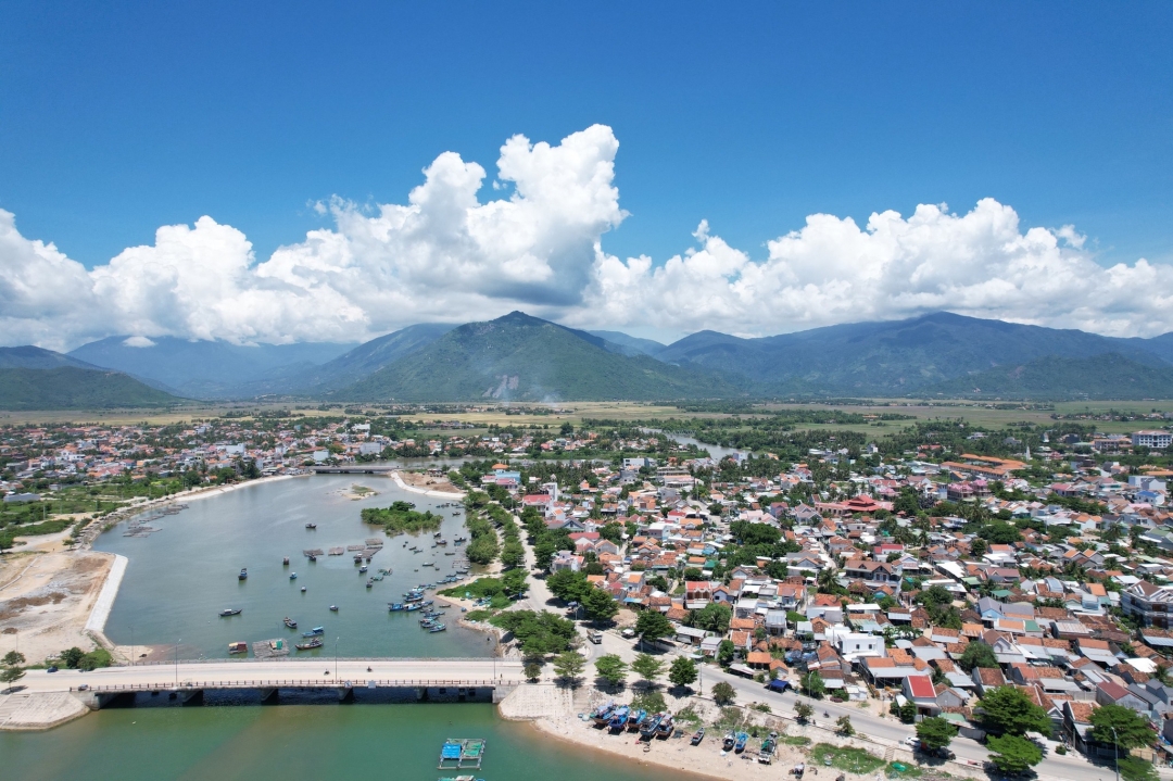 Khánh Hoà: Đầu tư tuyến đường ven biển từ Vạn Ninh đi thị xã Ninh Hòa - Ảnh 2.