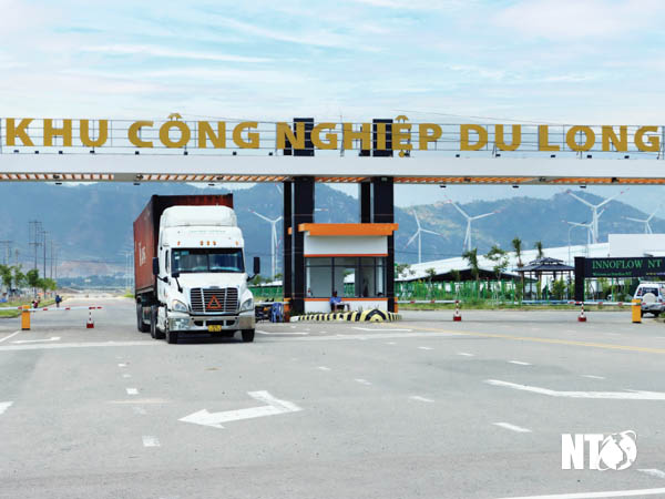 Ninh Thuận: Đẩy nhanh tiến độ hoàn thiện hạ tầng, thu hút đầu tư vào các khu công nghiệp- Ảnh 1.