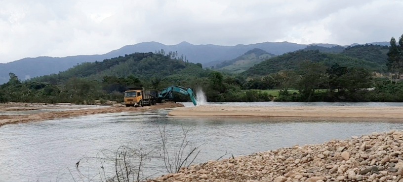 Khai thác cát làm vật liệu xây dựng tại Bình Định: 
Kỳ 1 - Hàng loạt sai phạm tại Công ty TNHH MTV Gia Hưng Quốc Thịnh và Công ty TNHH Thương mại tổng hợp Minh Huệ- Ảnh 2.