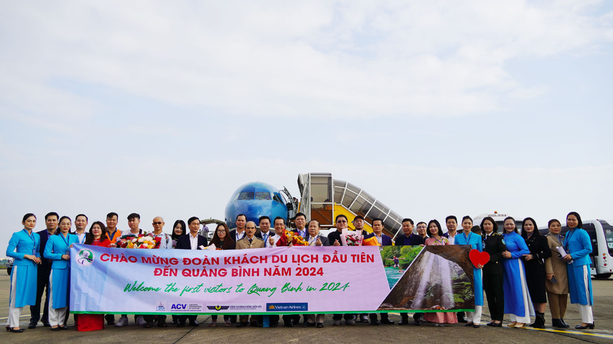 Quảng Bình: Đón đoàn khách du lịch đầu tiên bằng đường hàng không trong năm 2024- Ảnh 9.