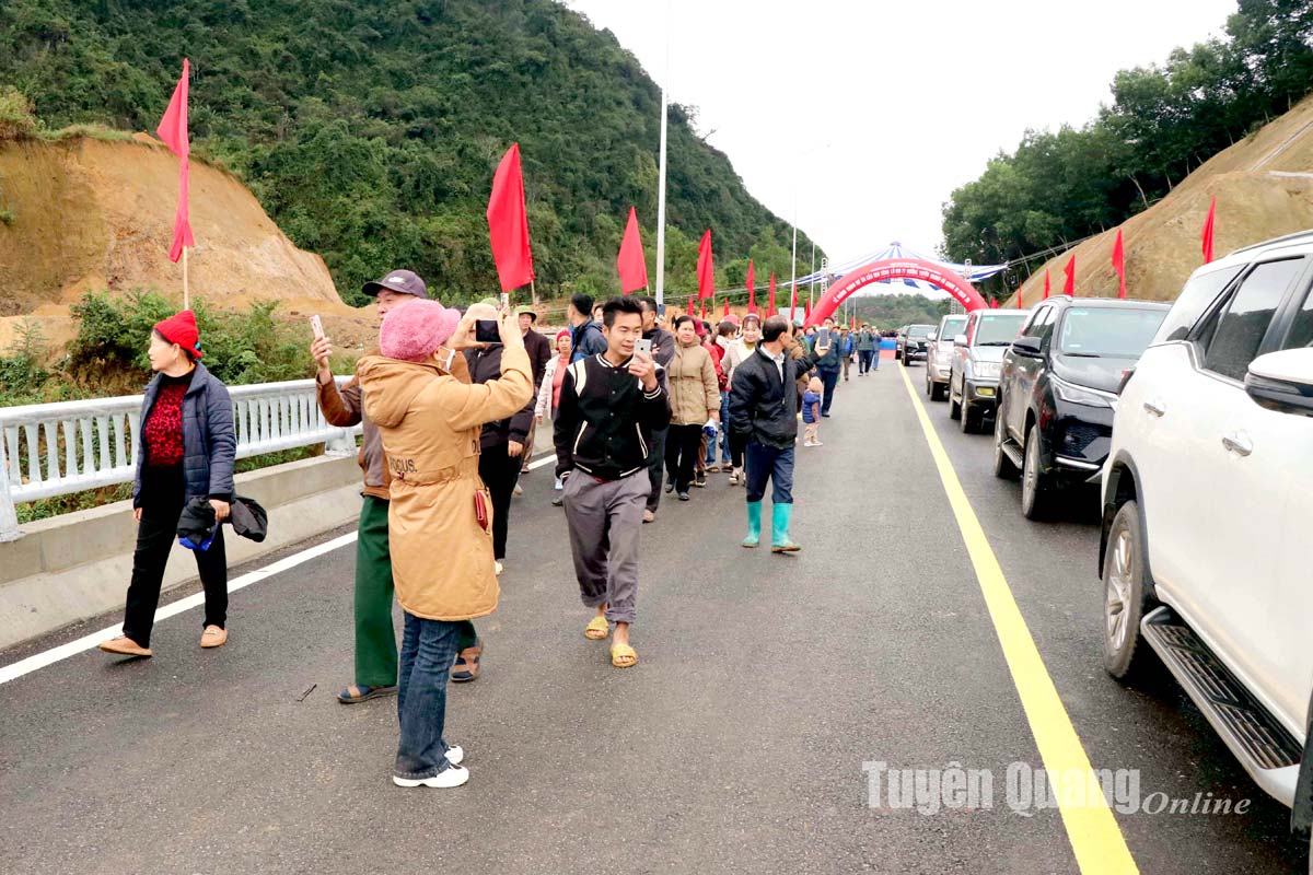 Tuyên Quang: Khánh thành cầu Bạch Xa huyện Hàm Yên- Ảnh 5.