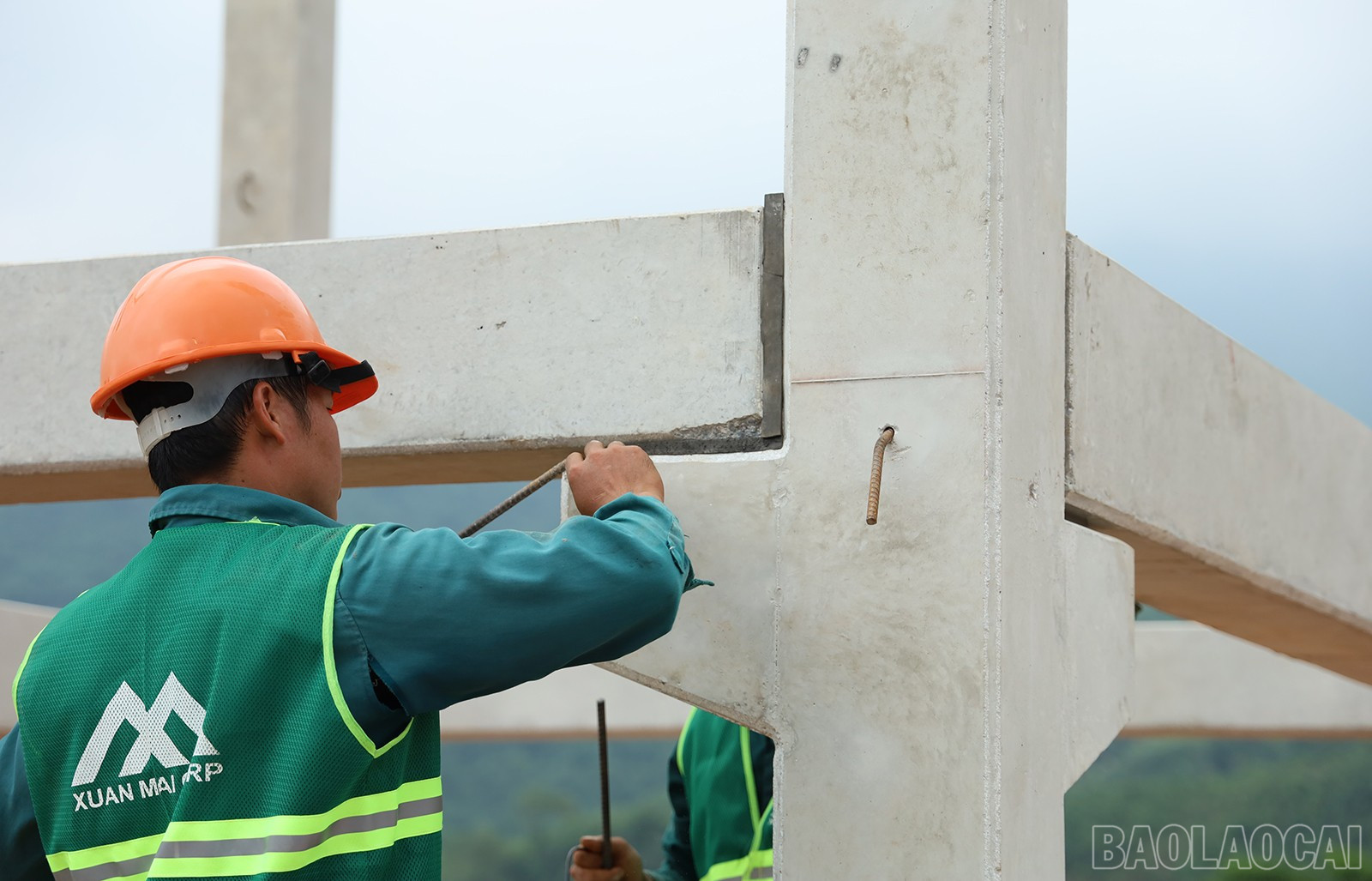 Lào Cai: Khí thế Trường Sơn trên công trường tái thiết Làng Nủ- Ảnh 4.