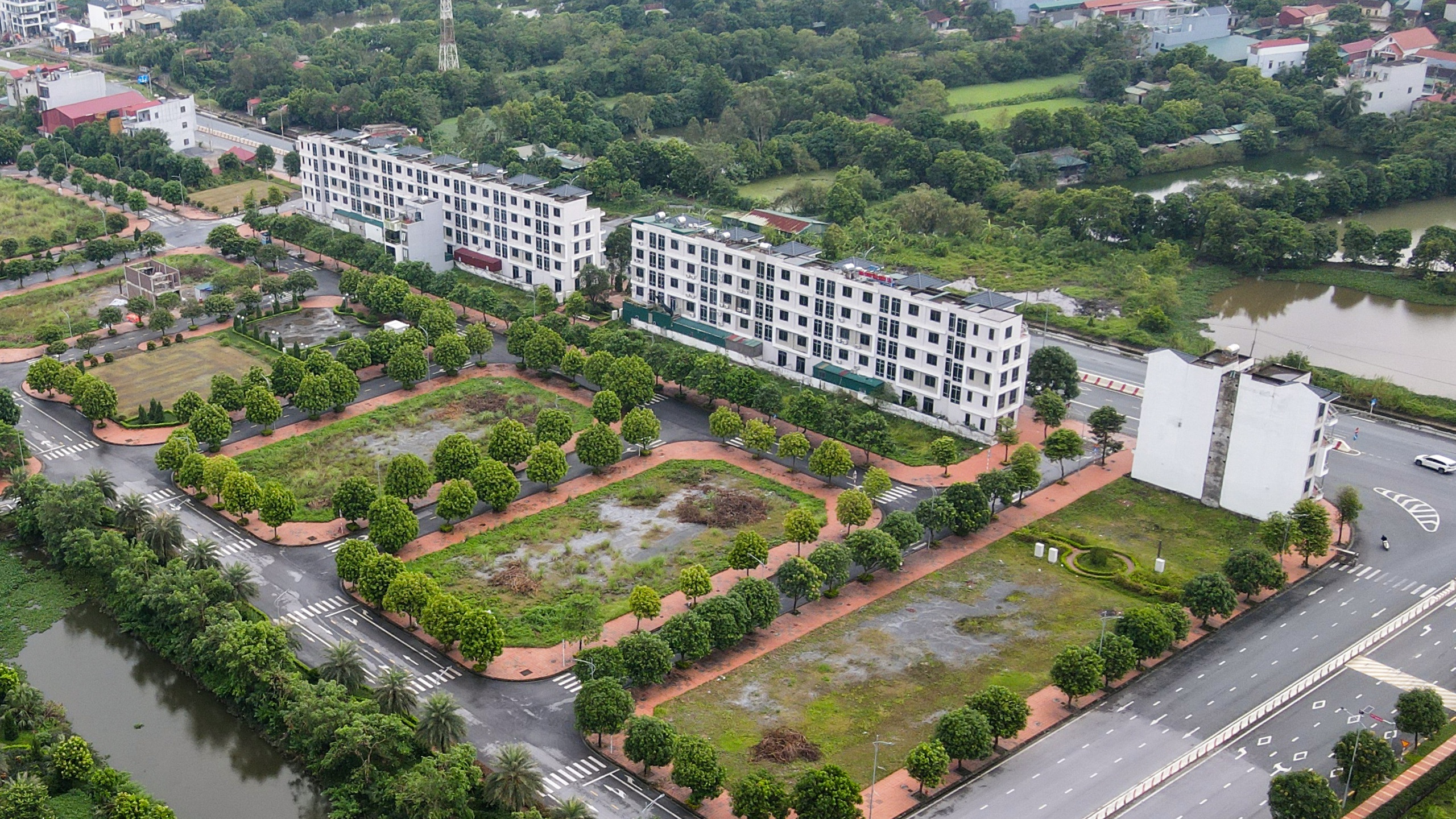 Khu công nghiệp Đồng Văn IV: Đã xây dựng nhà ở cho công nhân, nhưng vẫn còn nhiều đất trống- Ảnh 27.