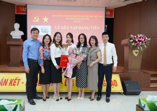 Thúc đẩy, phát triển lực lượng Đảng viên trong thời đại mới- Ảnh 1.