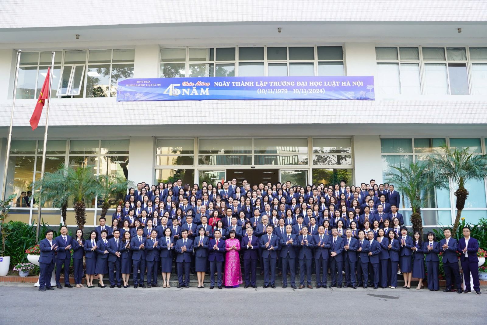 45 năm thành lập Trường Đại học Luật Hà Nội: Tiếp nối truyền thống, vững bước tương lai- Ảnh 1.