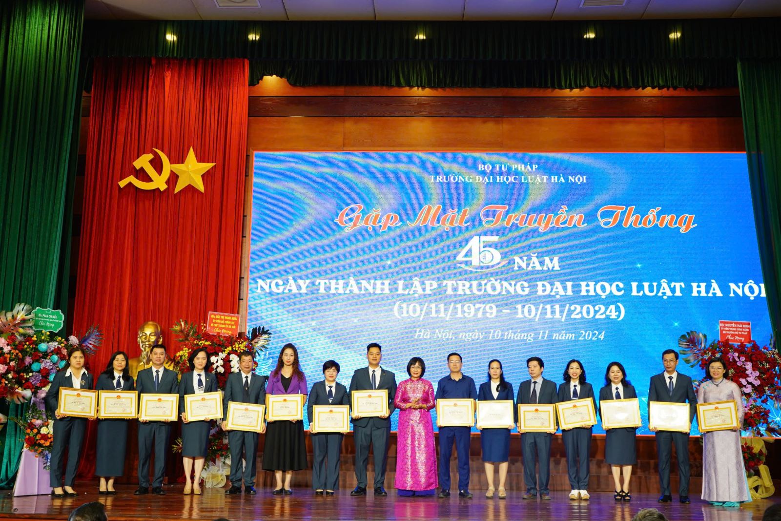 45 năm thành lập Trường Đại học Luật Hà Nội: Tiếp nối truyền thống, vững bước tương lai- Ảnh 8.