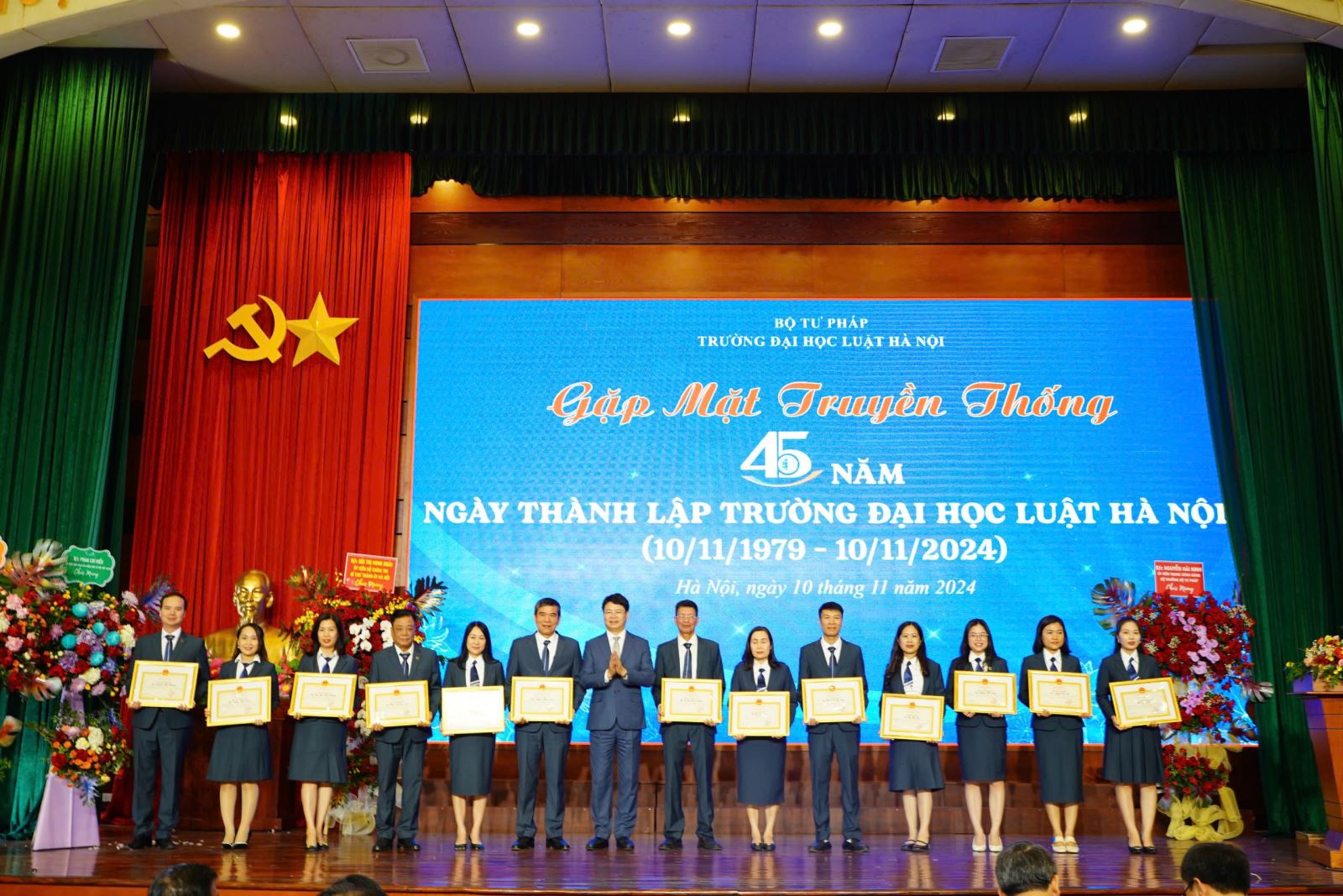 45 năm thành lập Trường Đại học Luật Hà Nội: Tiếp nối truyền thống, vững bước tương lai- Ảnh 9.
