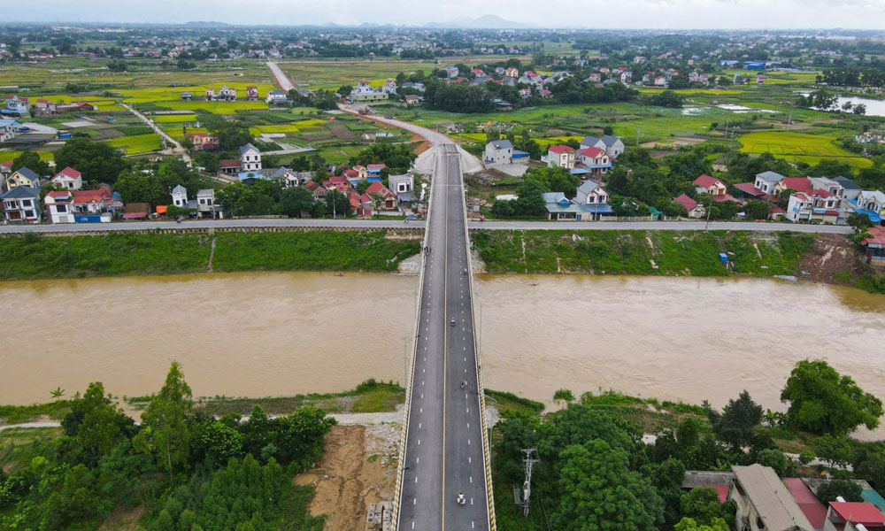 Thông xe cầu Hòa Sơn nối Thái Nguyên với Bắc Giang- Ảnh 1.