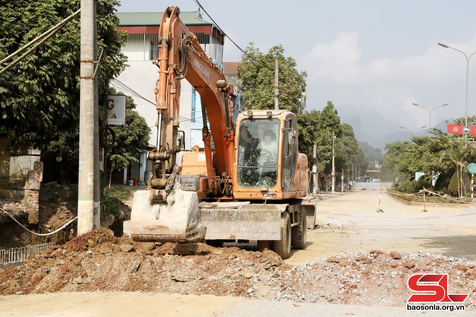 Sơn La: Quỳnh Nhai đẩy nhanh tiến độ các công trình, dự án- Ảnh 1.