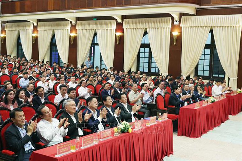 Tổng Bí thư Tô Lâm trao đổi chuyên đề "Kỷ nguyên phát triển mới - Kỷ nguyên vươn mình của dân tộc Việt Nam"- Ảnh 3.