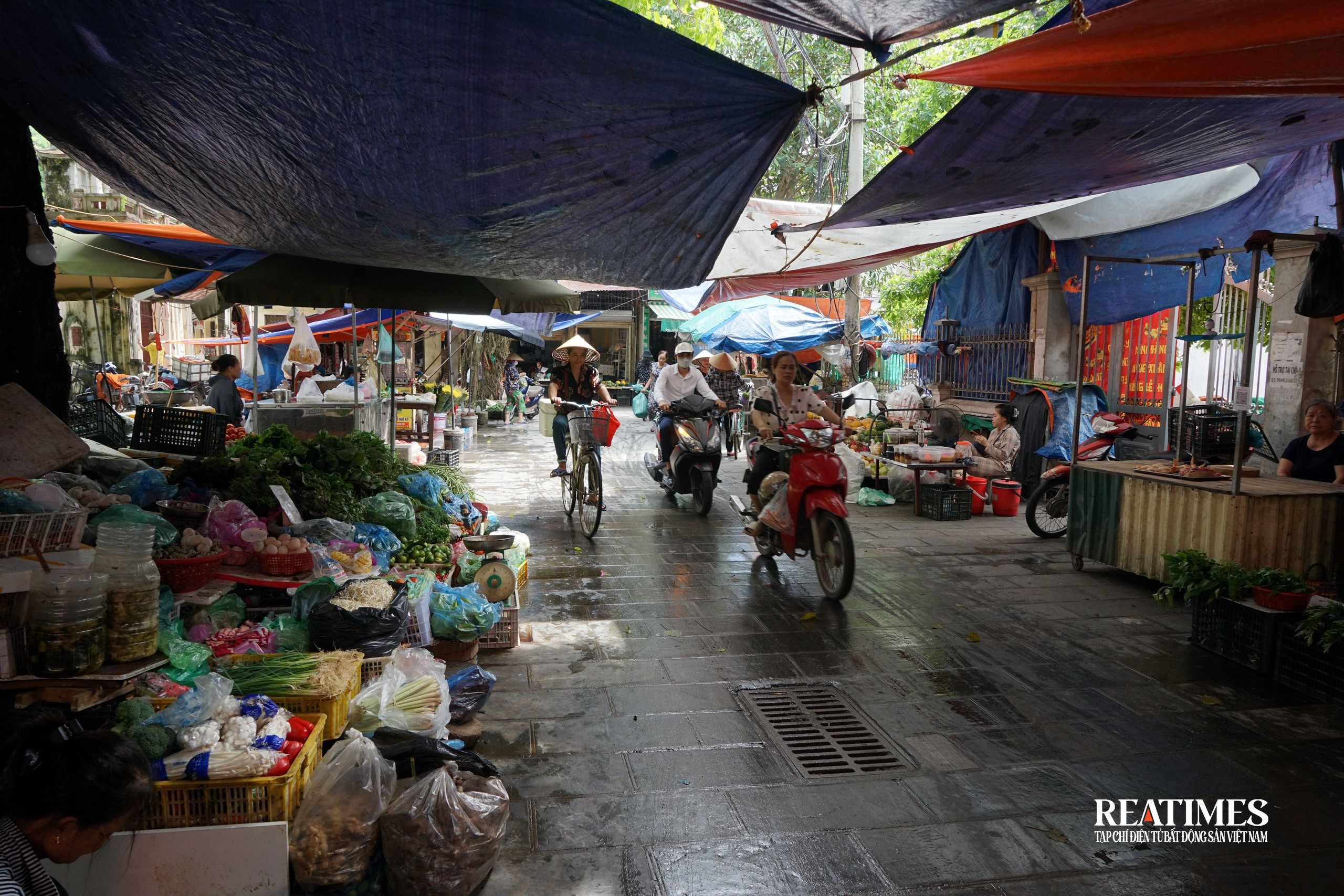 Hà Nội: Nhiều chợ xây mới tiền tỷ "bỏ hoang" chưa sử dụng?- Ảnh 12.