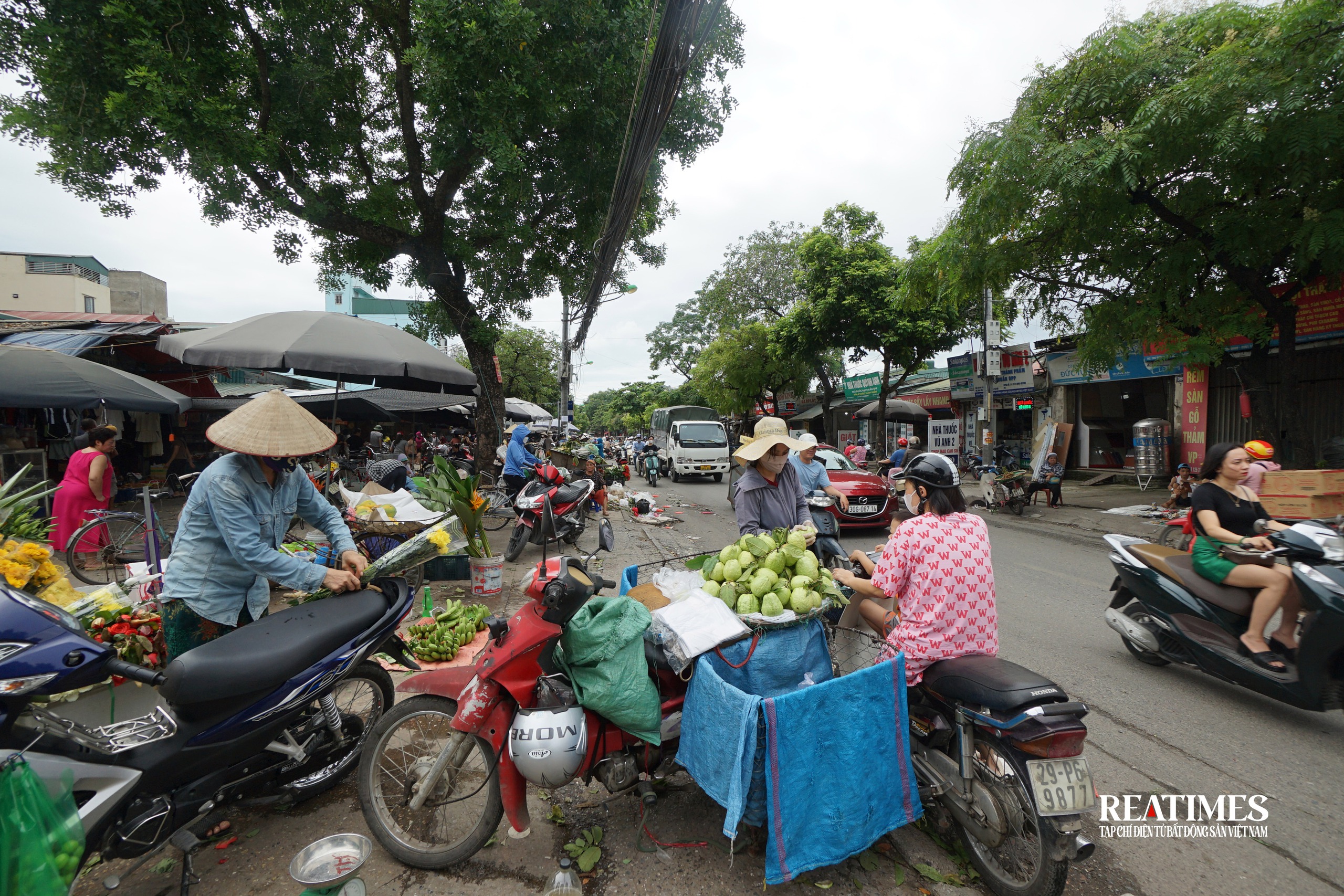 Hà Nội: Nhiều chợ xây mới tiền tỷ "bỏ hoang" chưa sử dụng?- Ảnh 22.