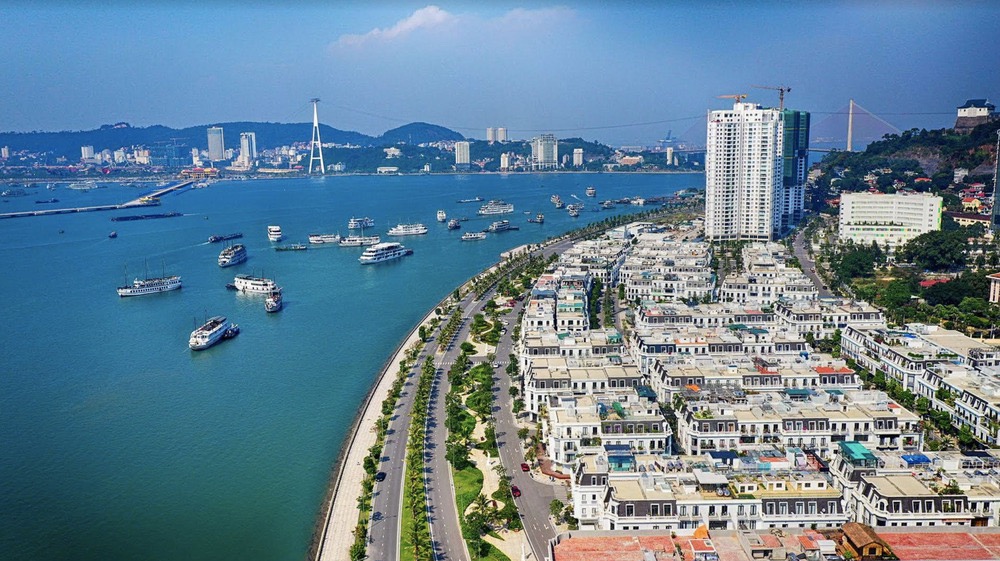 Giám đốc Sở Xây dựng tỉnh Quảng Ninh: Hạn chế tình trạng đầu tư ồ ạt và không bền vững- Ảnh 5.