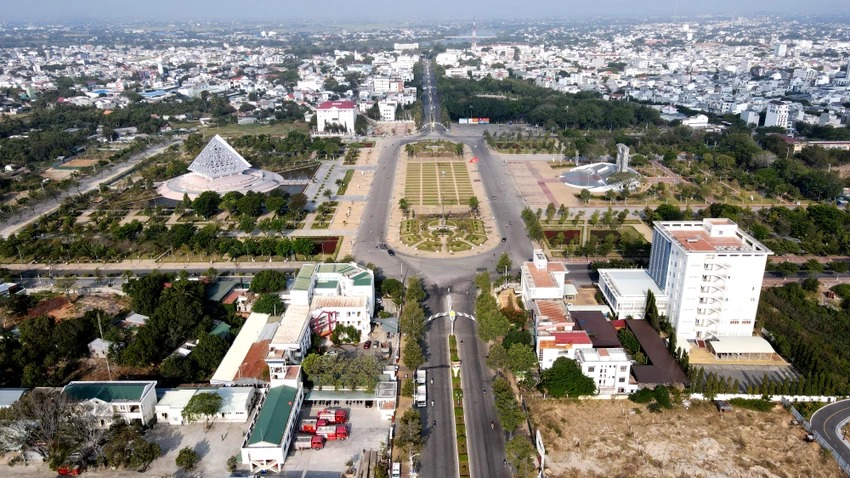 Thành phố có tên dài nhất Việt Nam sẽ ‘cất cánh’ lên đô thị loại I, phân chia rạch ròi thành 5 phân vùng lớn- Ảnh 2.