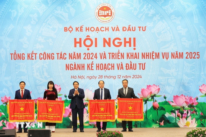 Thủ tướng: Bộ Kế hoạch và Đầu tư thực hiện 5 tiên phong để cùng cả nước về đích- Ảnh 2.