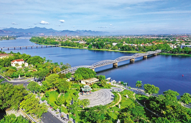 Chỉ vài ngày nữa, Huế sẽ là TP trực thuộc Trung ương: Người dân có cần đổi sổ đỏ?- Ảnh 1.