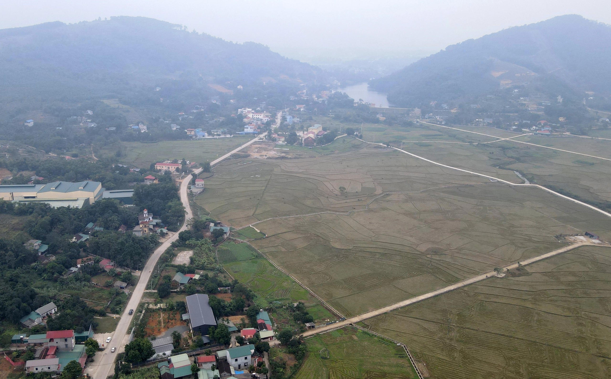 Hơn 2 thập kỷ sau mở rộng Thủ đô, loạt dự án đón đầu quy hoạch vẫn bỏ hoang- Ảnh 2.