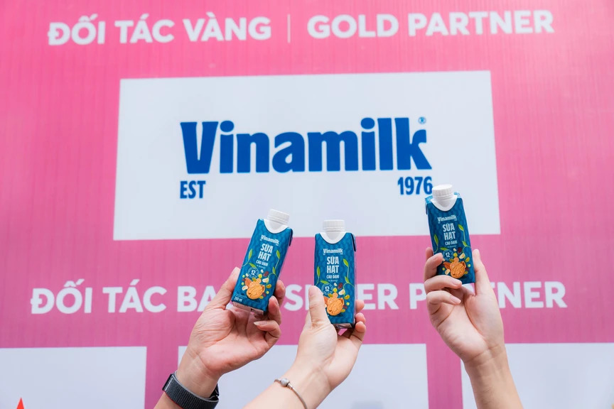 Vinamilk tài trợ “132 kg đạm” cho 11.000 runner VnExpress Marathon Hà Nội- Ảnh 1.