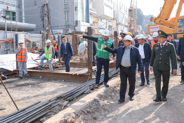 Thủ tướng kiểm tra hiện trường, thúc đẩy tiến độ dự án đường sắt Nhổn - ga Hà Nội- Ảnh 4.