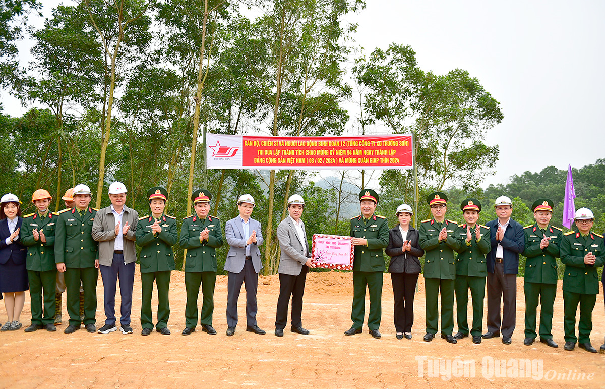 Tuyên Quang: Các đồng chí lãnh đạo tỉnh kiểm tra tiến độ thi công đường cao tốc Tuyên Quang - Hà Giang- Ảnh 7.