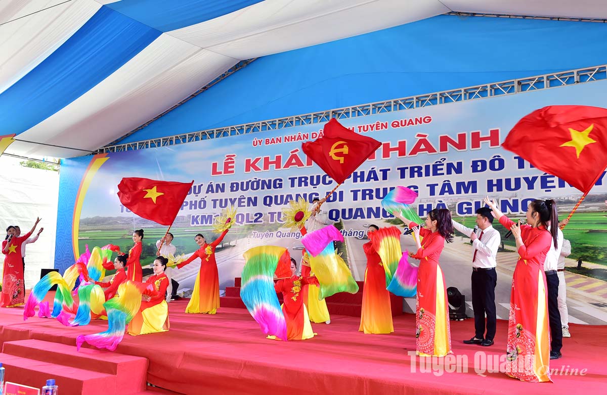 Tuyên Quang: Khánh thành Dự án đường trục phát triển đô thị từ thành phố đi trung tâm huyện Yên Sơn- Ảnh 5.