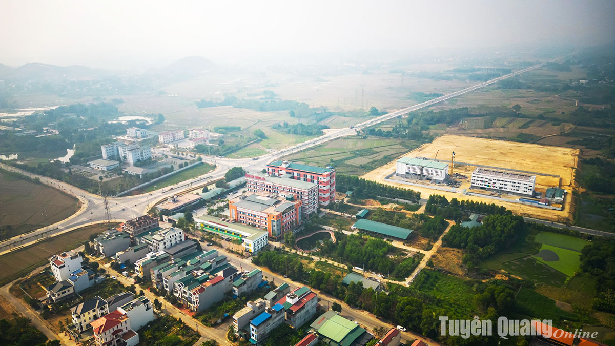 Tuyên Quang: Khánh thành Dự án đường trục phát triển đô thị từ thành phố đi trung tâm huyện Yên Sơn- Ảnh 10.