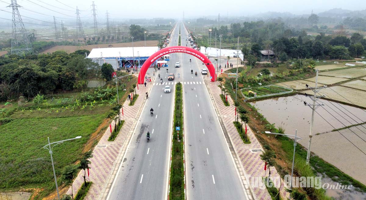 Tuyên Quang: Khánh thành Dự án đường trục phát triển đô thị từ thành phố đi trung tâm huyện Yên Sơn- Ảnh 6.