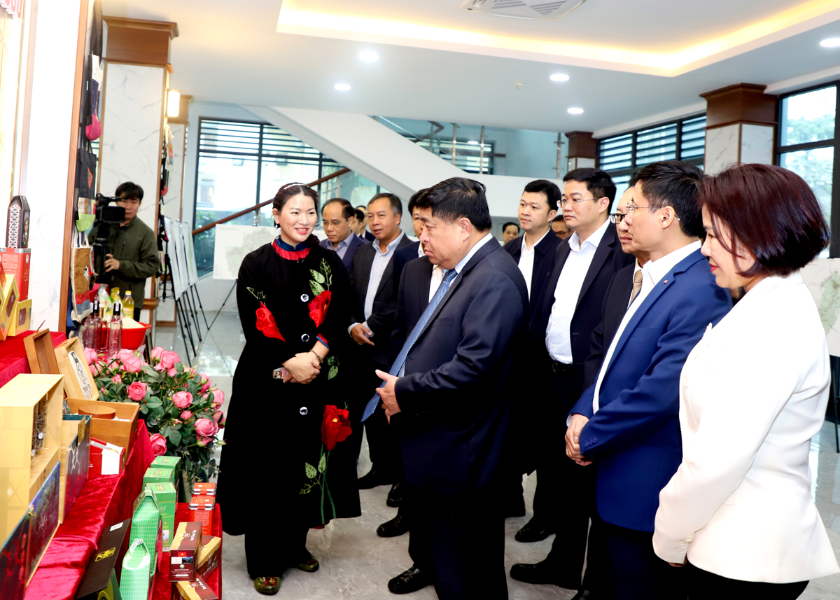 Công bố Quy hoạch tỉnh Hà Giang thời kỳ 2021 - 2030, tầm nhìn đến năm 2050- Ảnh 1.