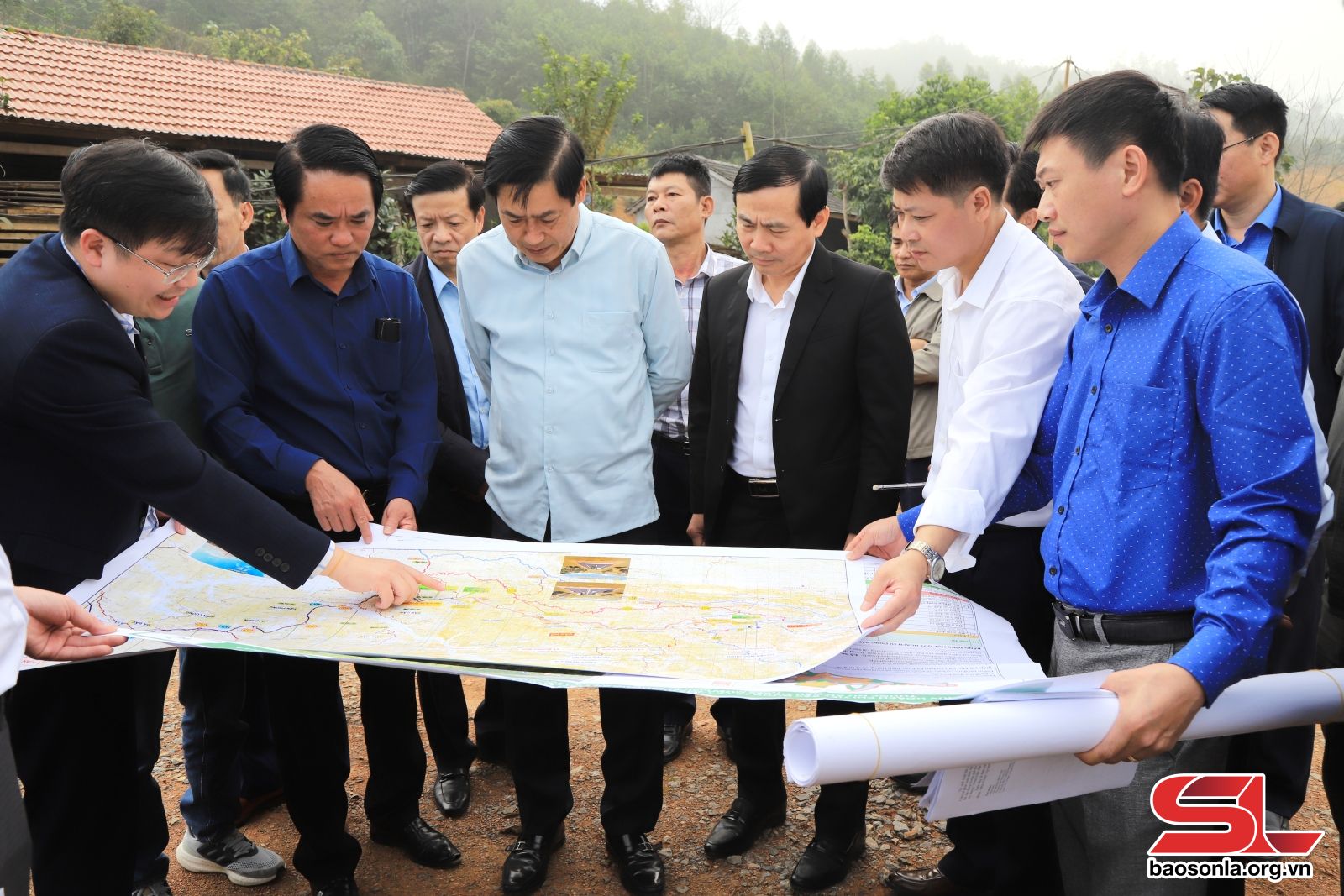 Sơn La: Đồng chí Bí thư Tỉnh ủy kiểm tra công tác chuẩn bị đầu tư tuyến đường cao tốc Hòa Bình - Mộc Châu- Ảnh 2.