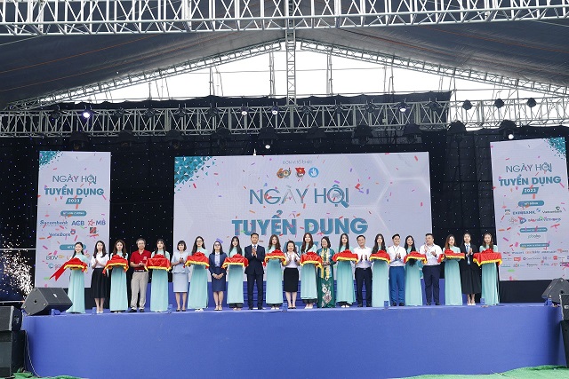 Agribank đồng hành cùng Ngày hội tuyển dụng 2023 của Học viện Tài chính- Ảnh 1.