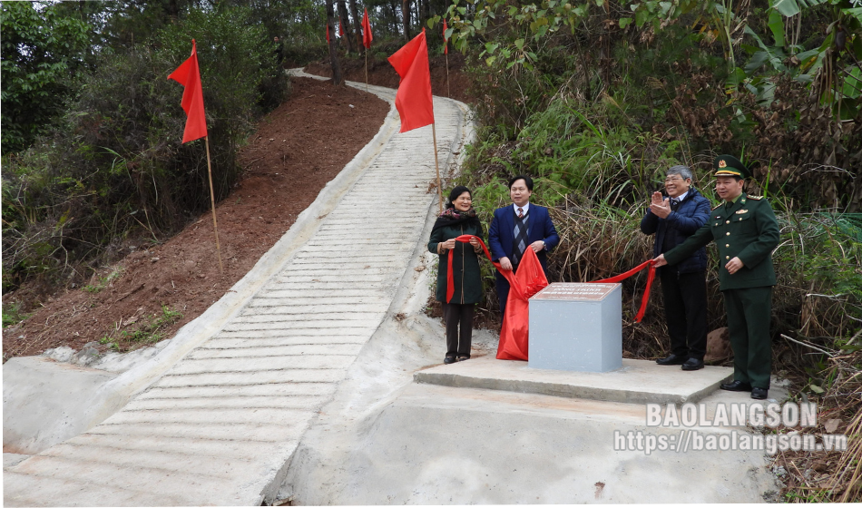 Lạng Sơn: Khánh thành đường kiểm tra lên giao mốc 1235 xã Tú Mịch, huyện Lộc Bình- Ảnh 3.