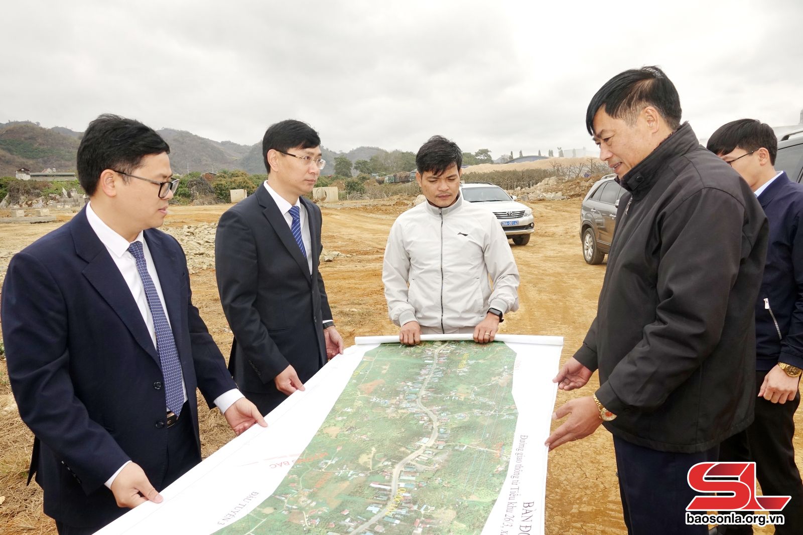 Sơn La: Đồng chí Bí thư Tỉnh ủy kiểm tra tiến độ thi công các dự án trọng điểm tại huyện Mai Sơn- Ảnh 1.