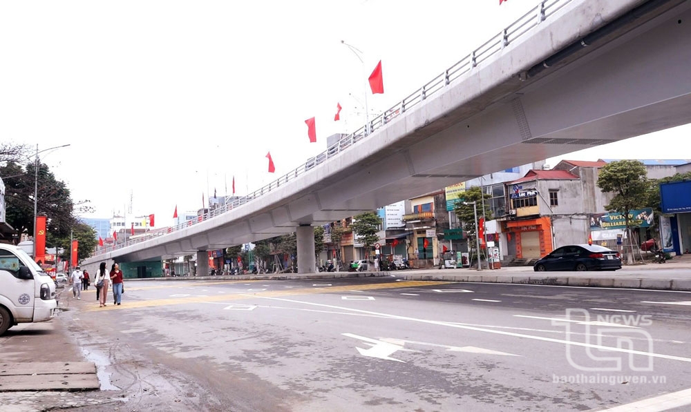 Thông xe kỹ thuật cầu vượt đường sắt Hà Nội - Thái Nguyên- Ảnh 5.