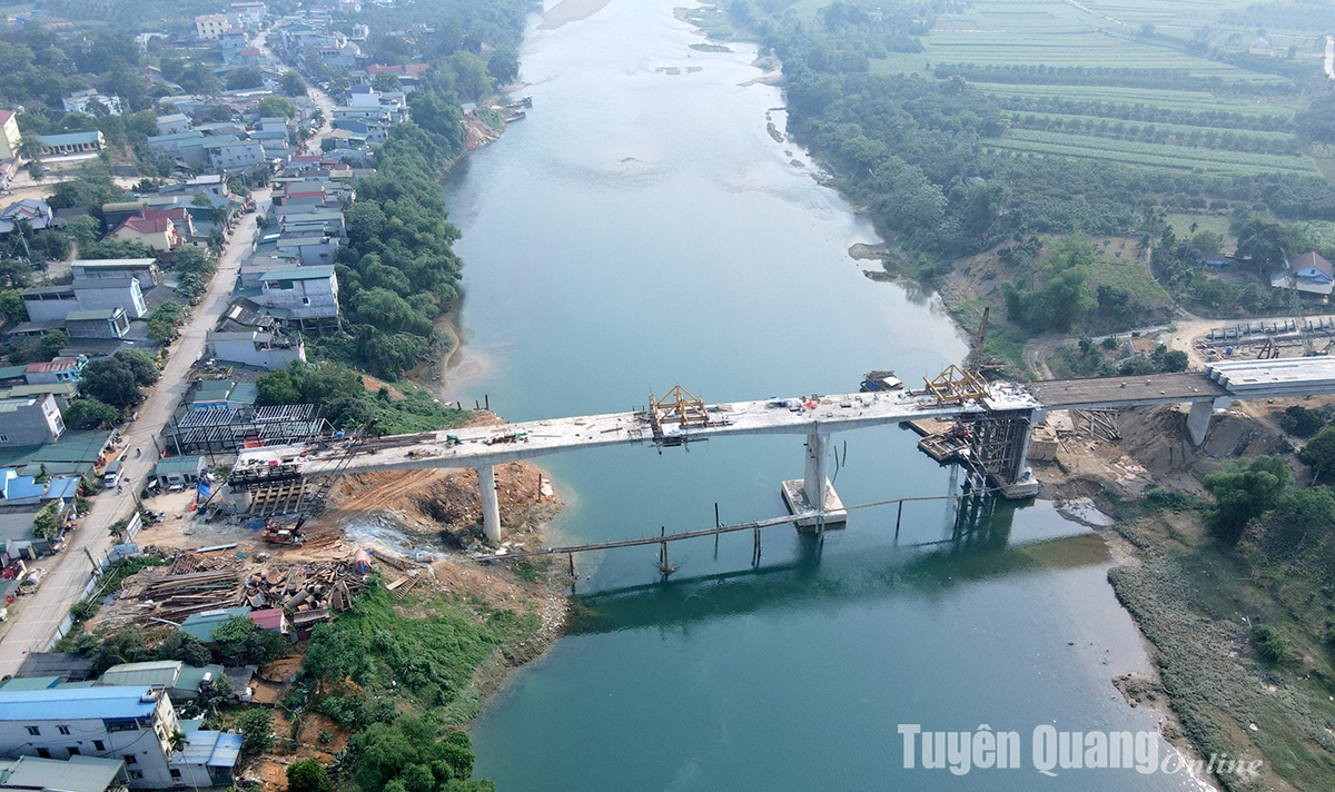 Ban QLDA đầu tư xây dựng các công trình giao thông tỉnh Tuyên Quang: Trách nhiệm là hàng đầu- Ảnh 2.
