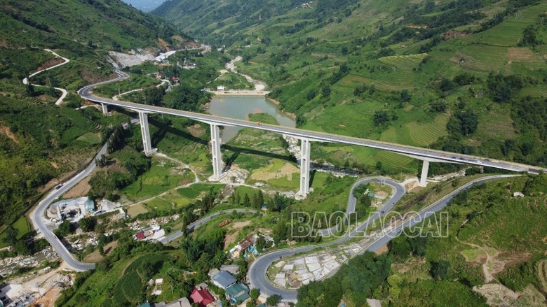 Chính thức thu phí tuyến đường BOT nối cao tốc Nội Bài - Lào Cai lên thị xã Sa Pa từ ngày 8/2/2024- Ảnh 3.