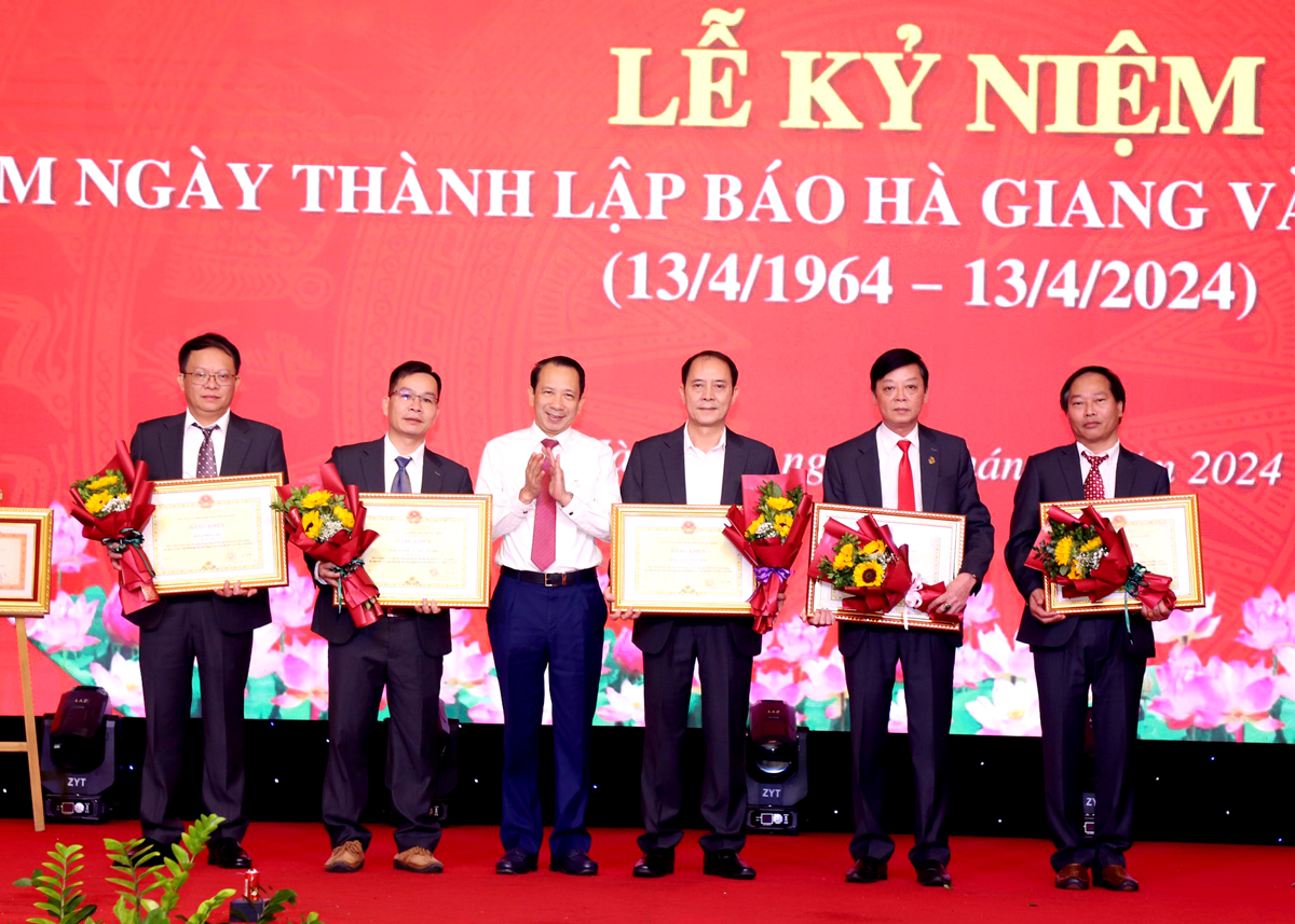 Báo Hà Giang kỷ niệm 60 năm thành lập và ra số báo đầu tiên- Ảnh 10.
