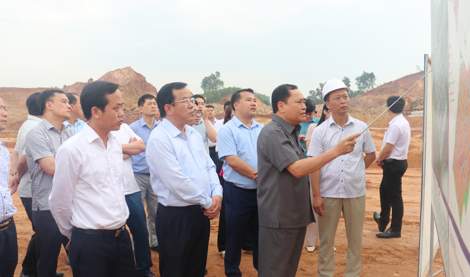Lạng Sơn: Lãnh đạo UBND tỉnh kiểm tra tình hình triển khai kế hoạch phát triển kinh tế - xã hội tại huyện Hữu Lũng- Ảnh 1.