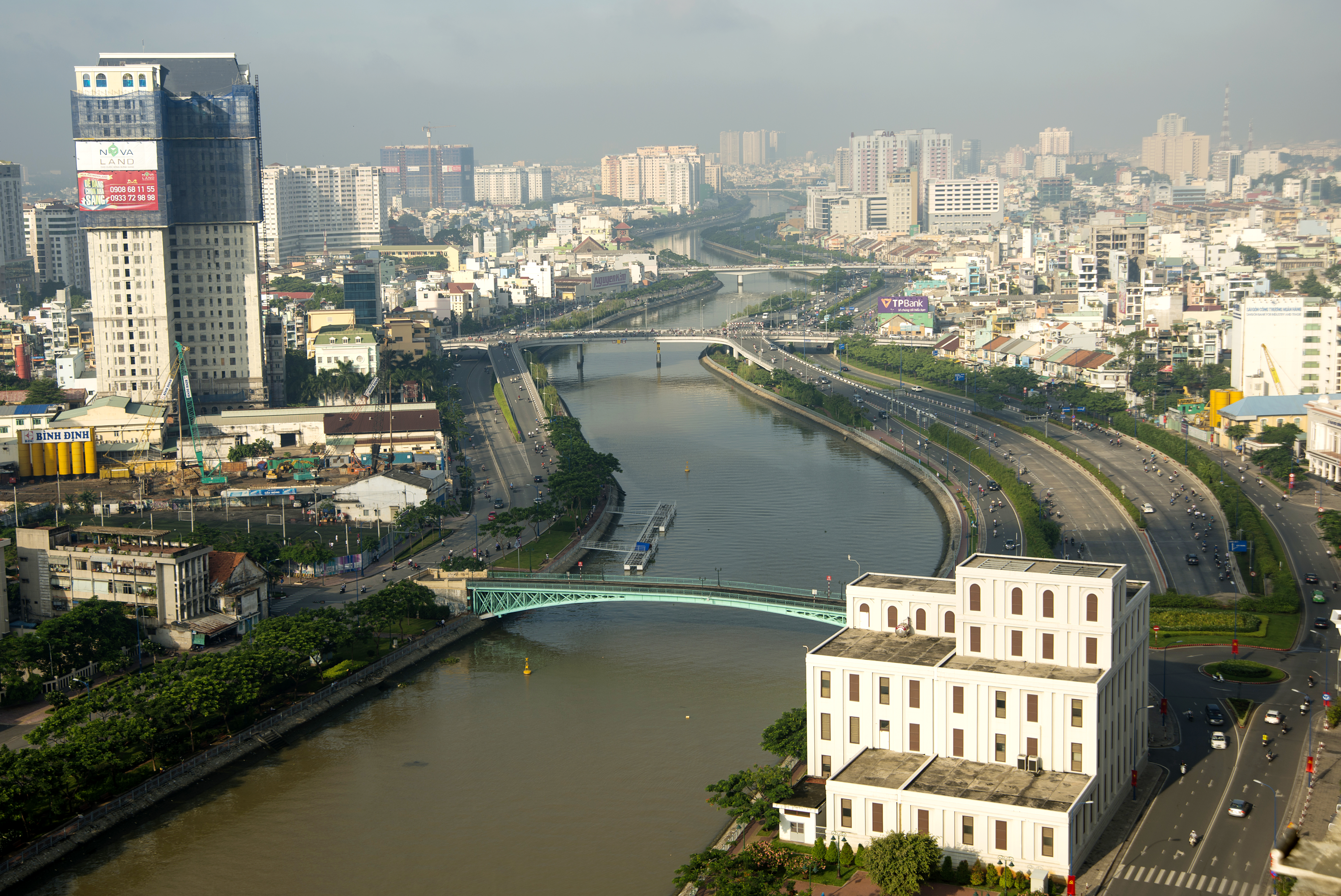 Thị trường bất động sản thành phố Hồ Chí Minh "vượt bão", bước vào chu kỳ phục hồi- Ảnh 3.