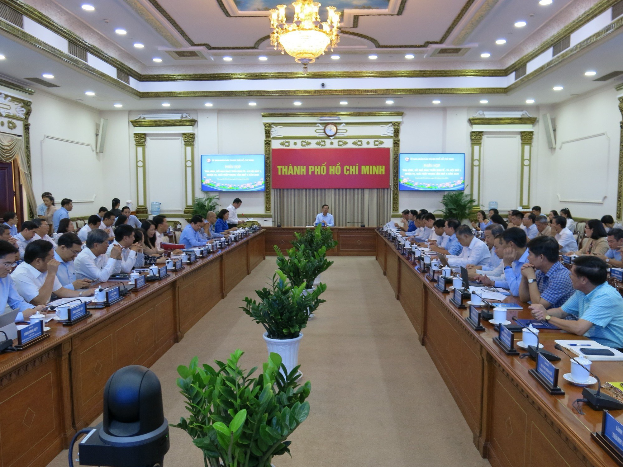 Thành phố Hồ Chí Minh: Tiếp tục duy trì, nỗ lực hoàn thành chỉ tiêu tăng trưởng năm 2024- Ảnh 2.