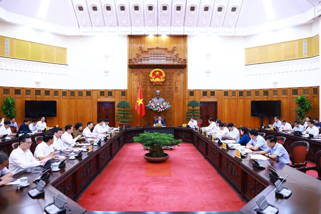 Thủ tướng Phạm Minh Chính chủ trì cuộc họp về chính sách tiền tệ, chính sách tài khóa- Ảnh 8.