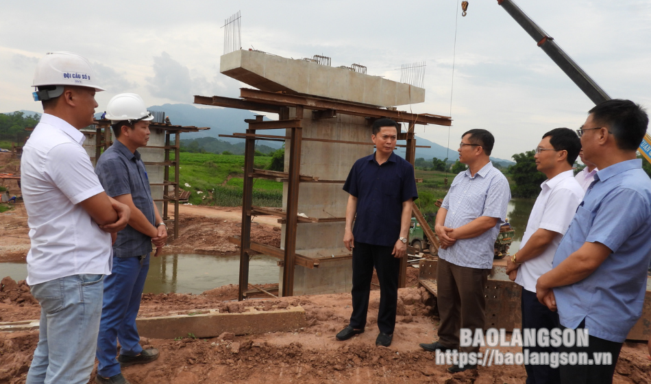 Lạng Sơn: Lãnh đạo HĐND tỉnh kiểm tra dự án nâng cấp Quốc lộ 4B đoạn Km 18 đến Km 80- Ảnh 3.